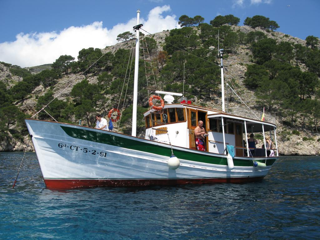 Botel Cabo Negro Port de Pollenca